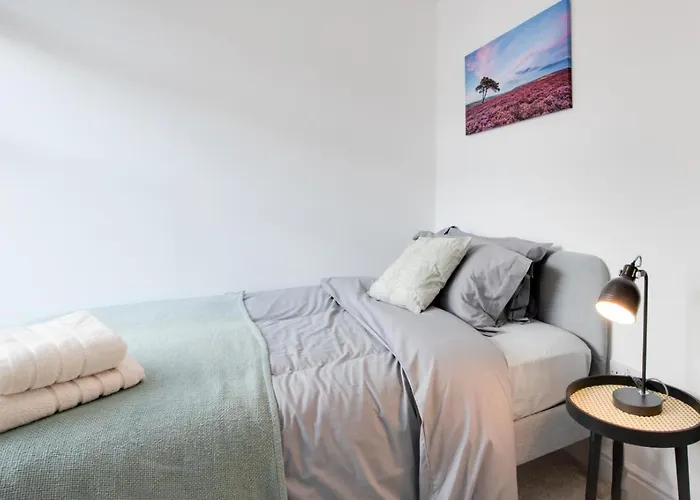 2 Bed In Oc-s201 *